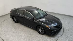 Toyota Camry SE FWD 2021, Sedán de Lujo, Llantas R18, Caja de Cambios Manual, Cámara Trasera Disponible, Nuevo, Gasolina/Eléctrico - Product Image 3