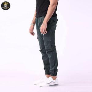กางเกงคาร์โก้ผู้ชายแบบมีกระดุมที่เอว คุณภาพสูง กันลม พร้อมโลโก้สั่งทำพิเศษ สวมใส่สบาย รับผลิตแบบ OEM - Product Image 2