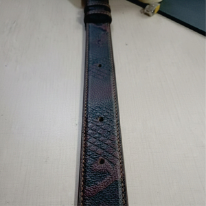 Ceintures en cuir véritable de vache réversible avec boucle en fer, vente directe d'usine, durables et écologiques pour hommes - Product Image 3