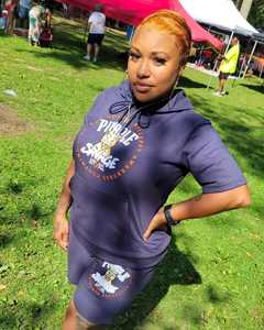 Ensemble sweatshirts courts d'été avec logo personnalisé Ensemble sweatshirt à capuche et short pour femmes Ensemble short deux pièces en éponge française - Product Image 5