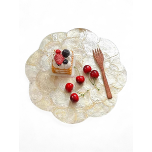 แผ่นรองจานทรงกลมทำจากเปลือกหอยคาปิซ ราคาโรงงาน จัดส่งโดยตรงสำหรับร้านค้าปลีกและแบรนด์ของตกแต่งบ้านจากเวียดนาม - Product Image 2