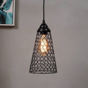 Lampe de table décorative moderne en métal de la meilleure qualité avec un design industriel pour l'éclairage de la maison, du bureau et de l'hôtel disponible à la vente - Product Image 6