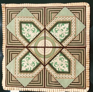 Chemin de Table de travail en fil brodé Chenille de haute qualité pour salle à manger ou mariage et hôtel disponible à la vente - Product Image 1