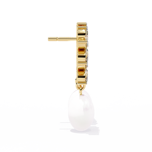 Boucles d'oreilles en or 18 carats avec perle unique et diamant de laboratoire, accessoire unique - Product Image 4