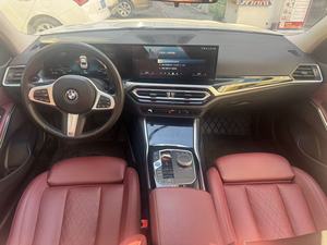 BMW I3 2024, Sedán de 4 Puertas y 4 Asientos, Diésel Turbo, Auto Usado, Transmisión Automática, Asientos de Cuero, Techo Corredizo, Volante a la Izquierda, Color Oscuro, R18 - Product Image 2