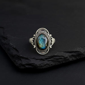 Bague classique en labradorite naturelle, forme ovale 10x14mm, argent sterling 925, pierre précieuse faite à la main, bijoux minimalistes, style bohème - Product Image 1