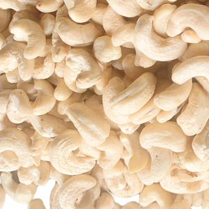 Anacardos crudos y orgánicos saludables, anacardos de proveedor de confianza de Vietnam, Santigo Vietnam exportados a EE. UU., UE y Oriente Medio - Product Image 1