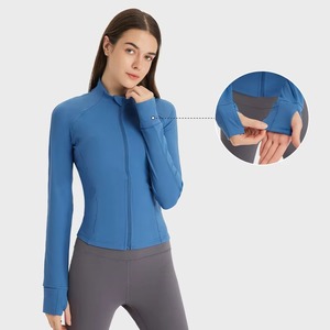 Chaqueta de entrenamiento ajustada para mujer, Top deportivo ligero con cremallera completa con agujeros para los pulgares y tela de alta elasticidad para correr y yoga - Product Image 1