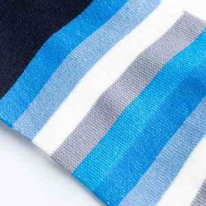 Calcetines deportivos personalizados hechos de tela elástica suave que garantizan comodidad de rendimiento y calidad duradera - Product Image 2