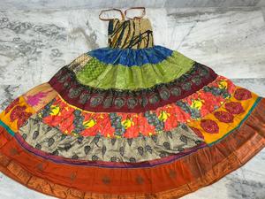 ชุดเดรสยาวผ้าไหมรีไซเคิลงานฝีมือ: กระโปรงทรงโบฮีเมียนแบบหลายชั้น - Product Image 3