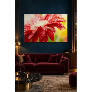 Impression sur toile de gerbera rouge rosée Fida en gros plan - Product Image 1