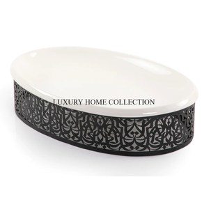 Durable iron serving <b>tray</b> with high quality construction and easy maintenance great for casual gatherings and outdoor parties - Product Image 5