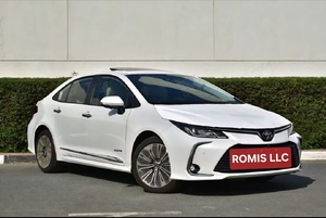 Toyota Corolla Berline Blanche Phares à LED Hybride Automatique Pneus R17 Émissions Euro VI 5 Places Intérieur Tissu - Product Image 2