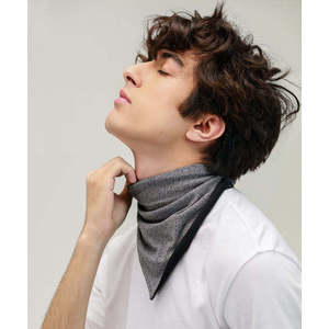 ผ้าพันคอสามเหลี่ยมถักนิตติ้งของผู้ชาย - Product Image 6