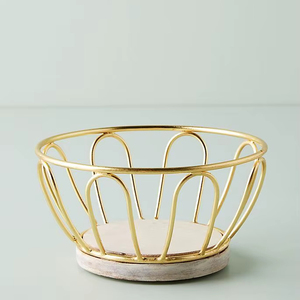 Corbeille à fruits en métal à étages pour l'affichage sur comptoir, offrant un espace ample pour organiser plusieurs fruits magnifiquement - Product Image 1