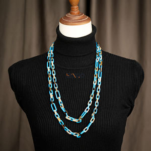 Mini collar de cadena multiusos Premium hecho de cuerno sintético en azul negrita, accesorio de moda hecho a mano de 1,5 metros de longitud - Product Image 1