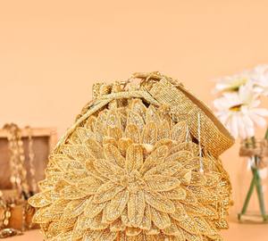 กระเป๋าปักเลื่อมลายทางทรงกระเป๋าถือ ใช้เป็นกระเป๋าเครื่องสำอาง ของชำร่วยงานแต่งงาน ของขวัญตอบแทนแขก จัดส่งฟรี - Product Image 1