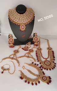 Conjunto de collar de joyería nupcial completo antiguo de diseñador chapado en oro tradicional indio y de moda WithMaangTikka para niña y Mujer - Product Image 4