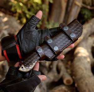 Hermoso Cuchillo de Caza de Acero de Damasco Hecho a Mano con Hoja Forjada Fija, Mango de Madera, Personalizable OEM, Grado Industrial - Product Image 6