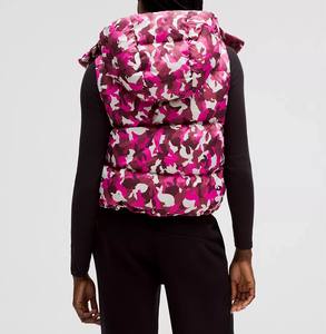 Chic mujer Puffer chaleco Chaqueta ligera cálida elegante cómodo sin mangas prendas de vestir exteriores al por mayor personalizado - Product Image 6