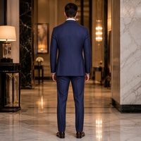 Jas Pria Biru Dongker Motif Garis Kapur Single Breasted Dua Kancing Kerah Peak Lapel Saku Lipat Jas Bisnis untuk Pria Kantor Custom MTM