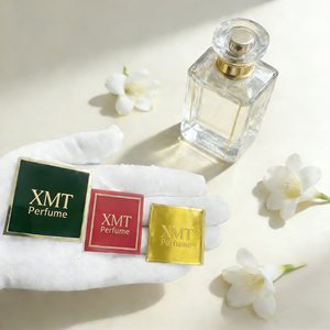 <span class=keywords><strong>Adesivi</strong></span> in Alluminio Personalizzati per Bottiglie di Profumo e Aromaterapia, Etichette Impermeabili <span class=keywords><strong>con</strong></span> <span class=keywords><strong>Logo</strong></span> Dorato, Timbri UV per Candele e Artigianato - Product Image 5