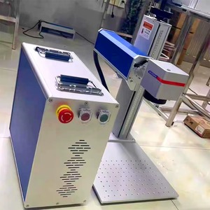 Machine de marquage laser à fibre pour les plaques signalétiques en métal, la gravure de bijoux et la gravure en or profonde. - Product Image 1