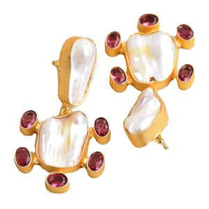 ต่างหูทองเหลืองแฟชั่นประดับมุกแท้และอัญมณี งานทองเหลืองผิวซาติน ปลอดภัยต่อผิวแพ้ง่าย คุณภาพพรีเมียม สำหรับธุรกิจ B2B - Product Image 2