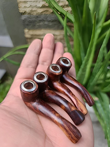Pipa de Fumar de Madera Reutilizable y Ecológica, Hecha a Mano, Tipo Curvada, para Cigarros y Tabaco, con Artesanía Tradicional Moderna - Product Image 4