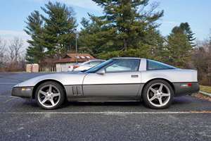 Chevrolet Corvette Coupé de 1984, occasion, sans réserve, environ 62 200 miles, moteur V8 de 5,7 litres, toit amovible - Product Image 2