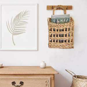 Cesta colgante tejida de jacinto de agua natural: impresionante cesta pequeña de mimbre para colgar plantas de flores - Product Image 3