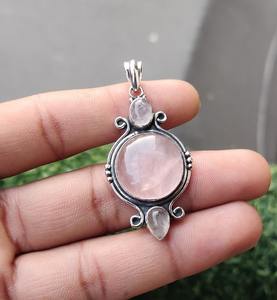 Tendance 925 Sterling Silver Rose Quartz Gemstone Pendentif Bijoux À La Main En Argent Boho Style Pendentif Bijoux Pour Femmes Cadeau Pour - Product Image 4