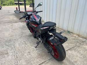 Kawasaki Z650 2024 con ABS, Lista para Accesorios y Equipamiento - Product Image 4