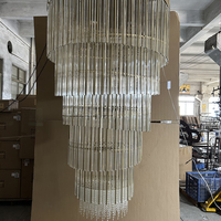 Lustre moderne de luxe en spirale avec tiges en laiton, finition dorée, éclairage LED à économie d'énergie, lumière blanche chaude douce 2700K, abat-jour en albâtre
