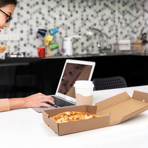 Cajas de pizza de cartón corrugado Kraft personalizado al por mayor, embalaje de comida para llevar con impresión en relieve, cajas de ducha de comida - Product Image 4