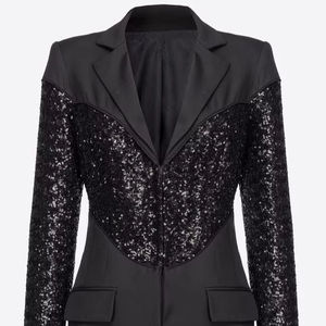 Vente flash Manteau de luxe en laine et cachemire mélangés avec des appliques de perles et des poignets en fourrure pour femmes - Product Image 1