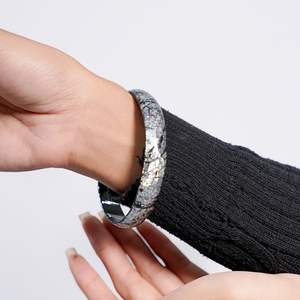 Bijoux en coquillage naturel Bracelet en coquillage unique pour l'été et les vêtements de plage - Product Image 3