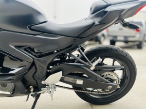 ข้อเสนอขายส่งที่ดีที่สุด รถมอเตอร์ไซค์ R3 Sport สีดำ รุ่นปี 2025 ดีไซน์สำหรับการแข่งขันครบครัน - พร้อมจัดส่ง - Product Image 6