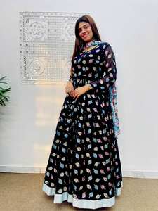 ชุดแฟนซีสำหรับปาร์ตี้ดีไซน์เนอร์พร้อม Dupatta งานปักเลื่อม - Product Image 3