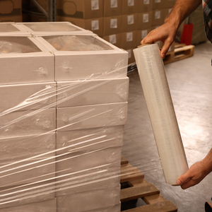 Film plastique translucide extensible fabriqué au Vietnam de haute qualité pour le traitement de moulage par soufflage de protection étanche à l'humidité - Product Image 5