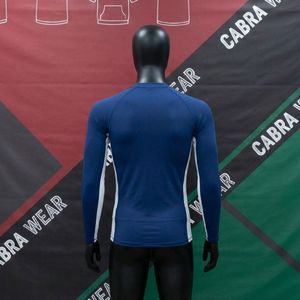 เสื้อคอมเพรสชั่นแขนยาวผู้ชายแบบกำหนดเอง สำหรับกีฬาบราซิลเลียนยิวยิตสู ป้องกันแสงแดด UPF50 ป้องกันแบคทีเรีย ผลิตจากโพลีเอสเตอร์ 100% น้ำหนัก 240 กรัม พิมพ์ลายด้วยความร้อน รับผลิตแบบ OEM - Product Image 5