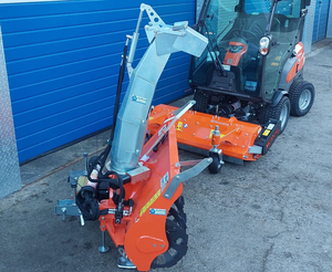 Achetez la tondeuse frontale diesel Husqvarna P525DX 4x4 avec plateau de 155 cm et souffleuse à neige – Fournisseur de tondeuses professionnelles pour l'aménagement paysager - Product Image 2