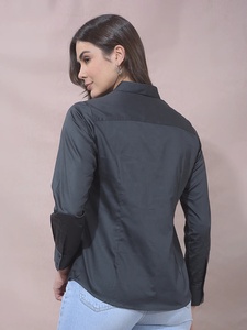 ฤดูร้อนสไตล์ใหม่ ดีไซน์ลำลองและทันสมัยสำหรับผู้ชายและผู้หญิงคู่รัก เสื้อเชิ้ตลำลองแขนสั้นสำหรับนักเรียนที่เรียบง่ายและมีสไตล์ - Product Image 2