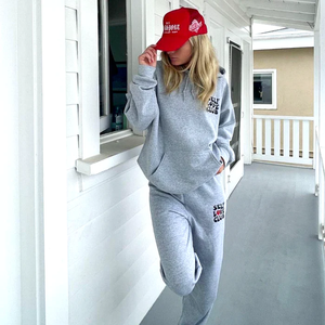 ผู้ผลิต OEM รับทำโลโก้แบบกำหนดเอง เสื้อฮู้ดดี้และกางเกงวอร์มผ้าฝ้ายพิมพ์ลายนูน 3 มิติ ชุดวอร์มระบายอากาศสำหรับผู้ชาย - Product Image 1