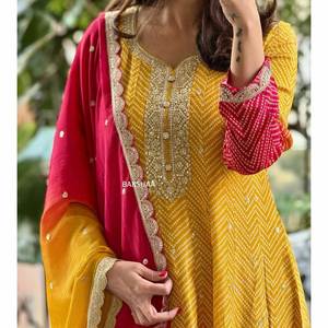 Colección de Ropa de Fiesta Evergreen para Novias, Diseño Bandhani Completo con Lentejuelas, Kurti Largo de Seda Georgette con Imitación de Piel - Product Image 2