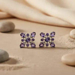 Boucles d'oreilles clous vintage tendance pour femme en or 14 carats, motif floral géométrique, avec zircon diamant et perle, pour fiançailles - Product Image 2