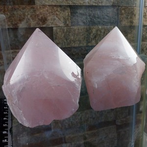 Base de corte de punta de cuarzo rosa de cristal natural al por mayor técnica tallada de piedra rugosa pulida de alta calidad para la curación - Product Image 3