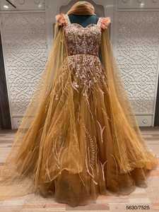 Robe élégante en filet brodé pour femme idéale pour les réceptions de mariage, les soirées et les occasions festives - Product Image 5