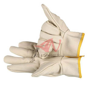 ถุงมือขับรถหนังเกรดพรีเมียม ออกแบบมาเพื่อการยึดเกาะที่ไม่ลื่นและประสิทธิภาพการขับขี่บนถนนที่ราบรื่น - Product Image 2