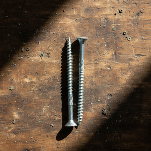 Vis autotaraudeuses industrielles en acier au carbone nickelé, finition oxyde noir, à tête fraisée Torx, filetage grossier, métriques et impériales, pour le bois - Product Image 1